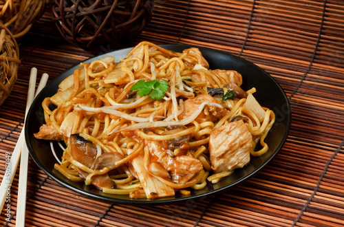 Tablou pe pânză Chicken chow mein