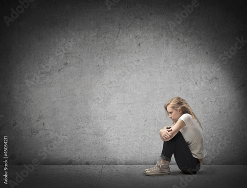 Fotografia Blonde Girl Crouched