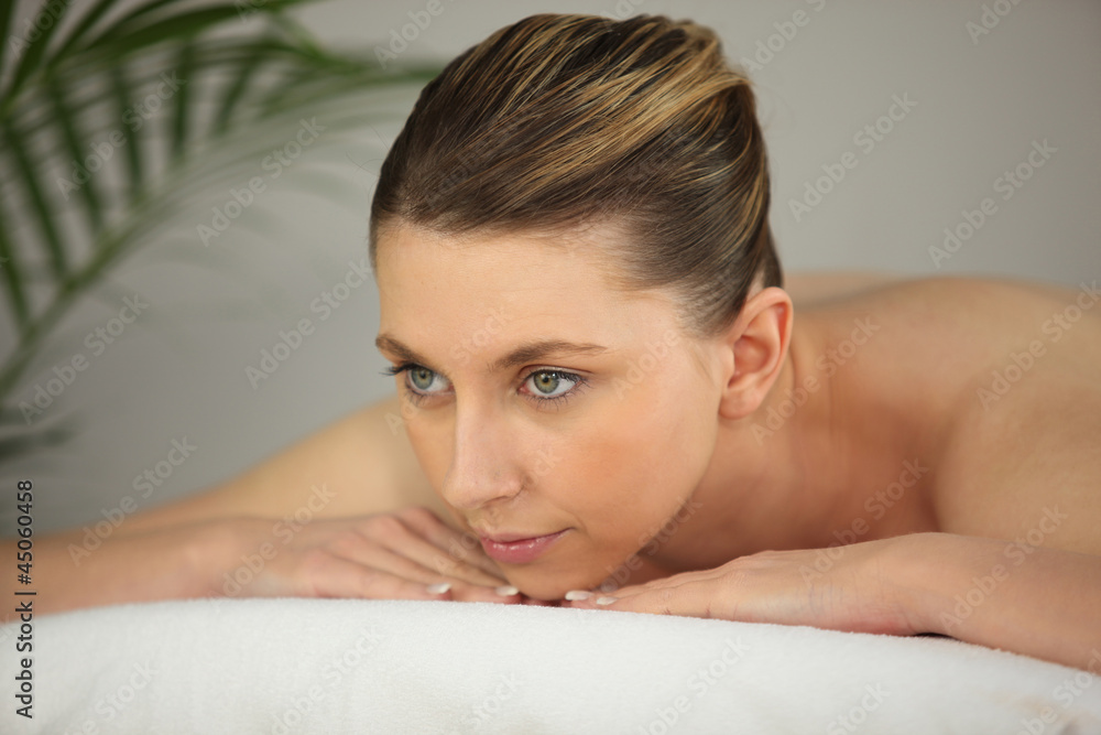 Obraz premium Woman waiting for massage