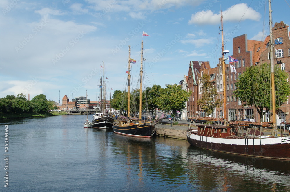 Fototapeta premium Untertrave in Lübeck 10