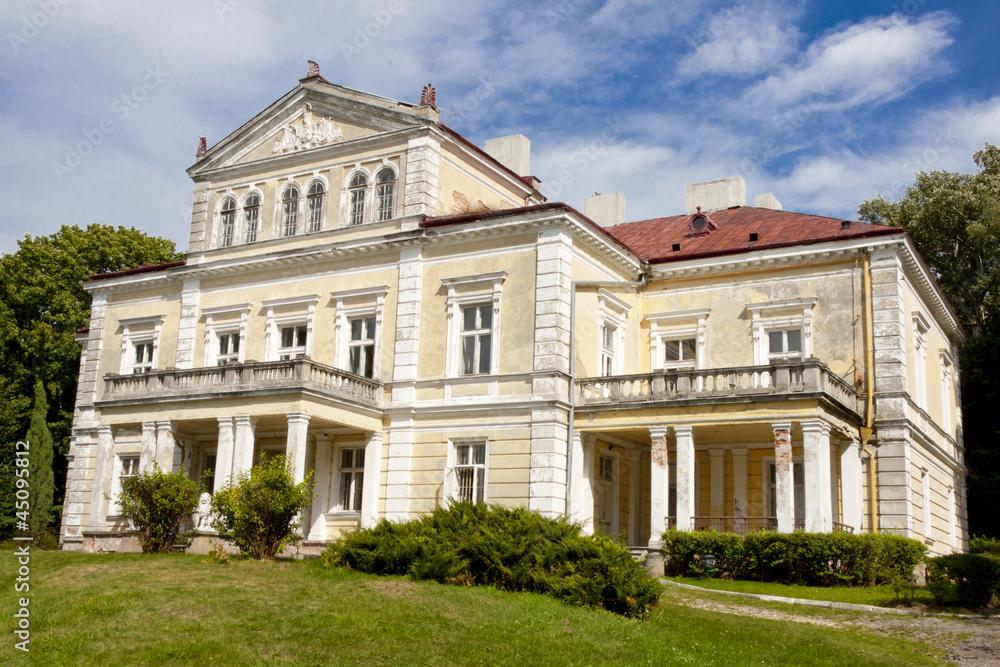 Palace in Zloty Potok - Poland