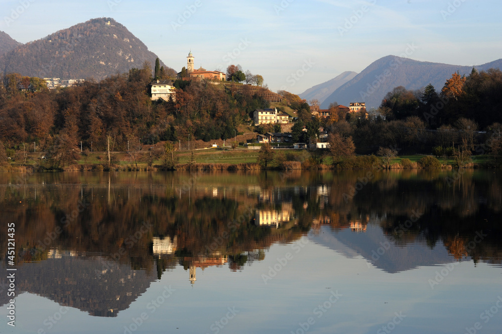 Lago di Muzzano vicino a Lugano
