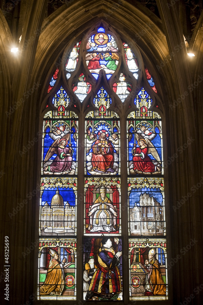 La Ferte-Bernard, stained glass