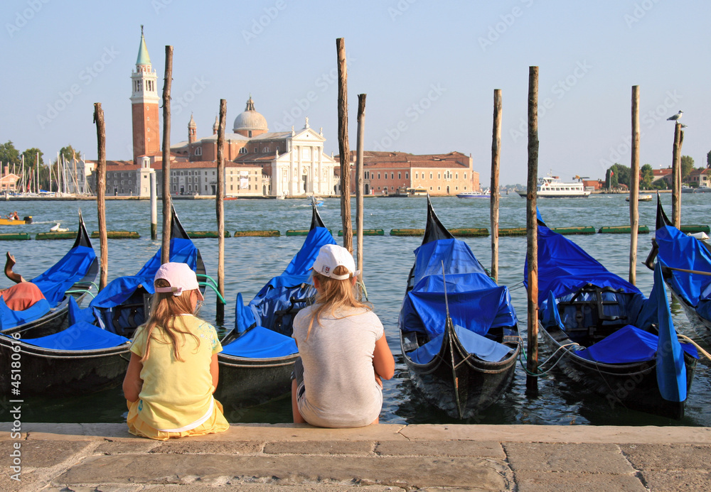 Obraz premium Children in Venice in front of S. Giorgio Island - Italy 