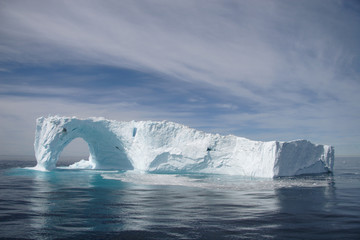 Fotobehang Poolcirkel Iceberg off the coast of Greenland  © lisastrachan