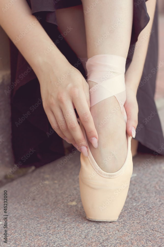 ballerina's feet in Pointe