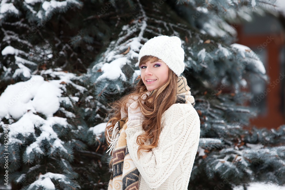Attractive young woman in wintertime outdoor Attractive young woman in wintertime outdoor