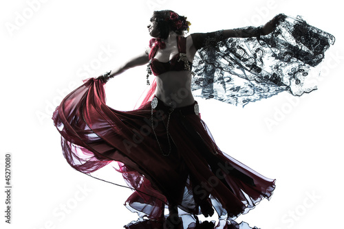 Fotografie arabic woman belly dancer dancing