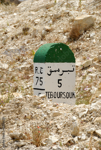 borne kilométrique de teboursouk photo