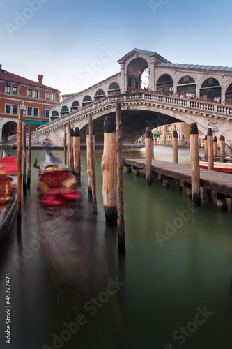 Ponte Rialto Venice, Italy © honzahruby