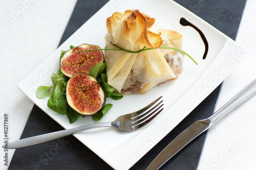 aumônière de figue pommes et chèvre chaud 2