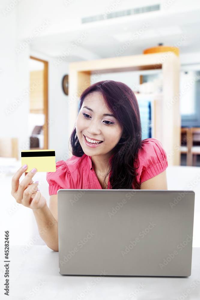 Shopping online with credit card Shopping online with credit card