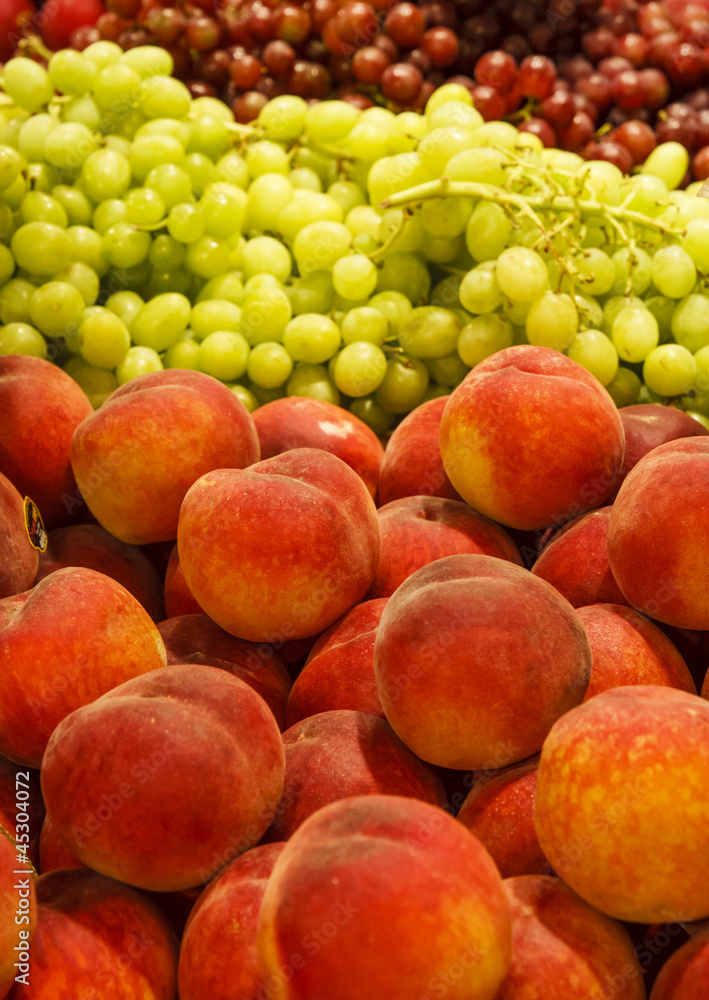 Peaches and Grapes in Market Peaches and Grapes in Market