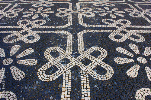 Calçada Portuguesa, Pavement