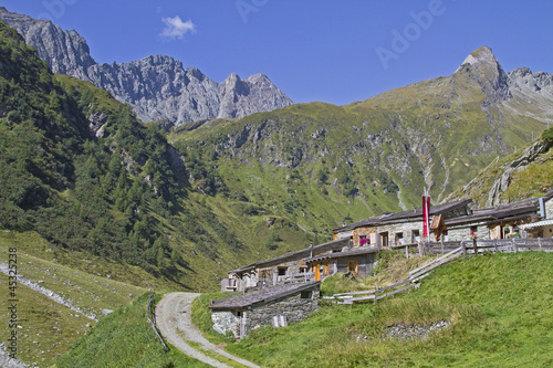 Mitteldorfer Alm in Osttirol photo