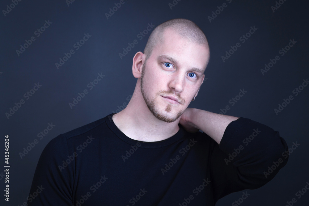 Obraz premium Lässiger Mann