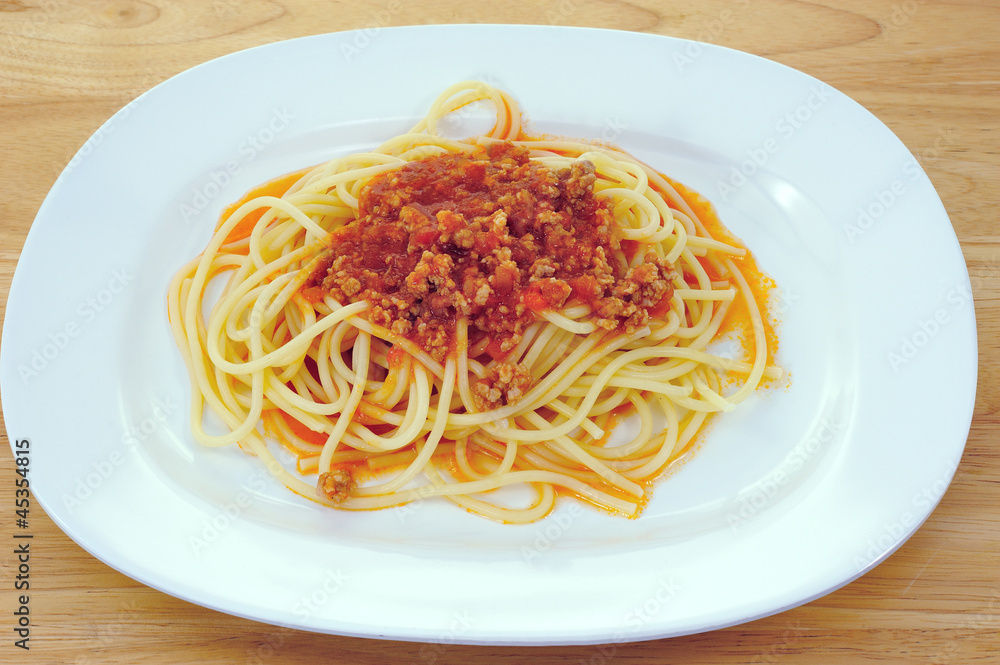 spaghetti with pork in tomato sauce