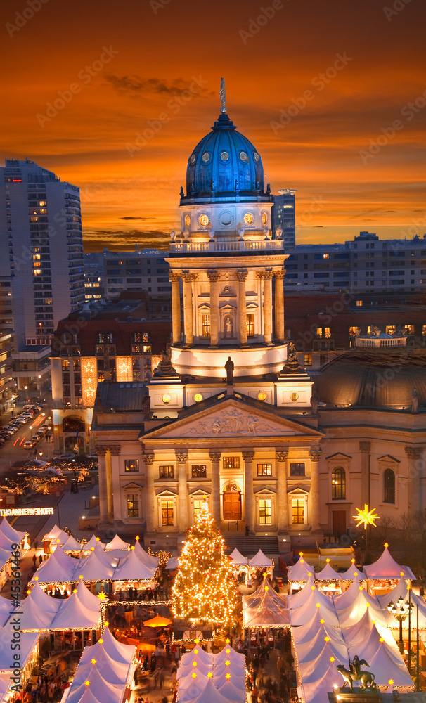 Obraz premium berlin gendarmenmarkt christmas sunset