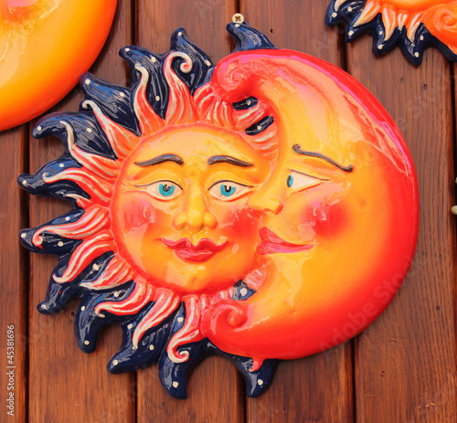 Ceramica, sole e luna