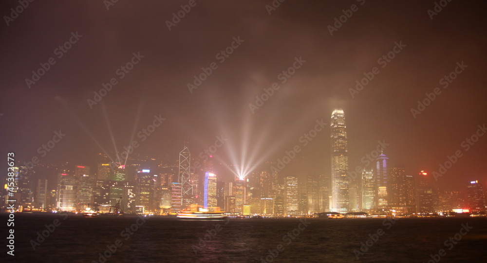 Fototapeta premium tours de hong kong la nuit