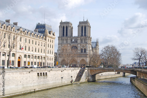 Vista de Notre- Dame desde el Sena. Paris