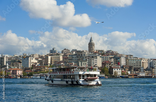 Cityscape over Bosphorus in Istanbul © Paul Vinten