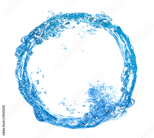 circle made of water splashes