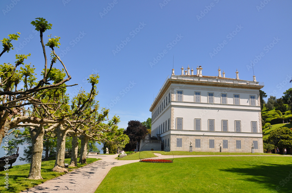 Villa Melzi in Bellagio town at the famous Italian lake Como ..