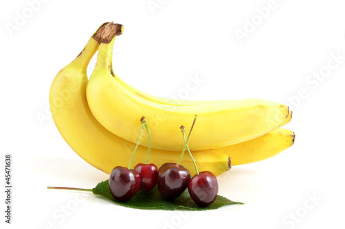 Banane und kirschen