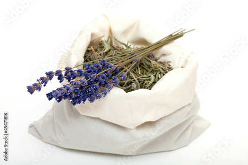 Fototapeta Naklejka Na Ścianę i Meble -  dreid lavender leafs