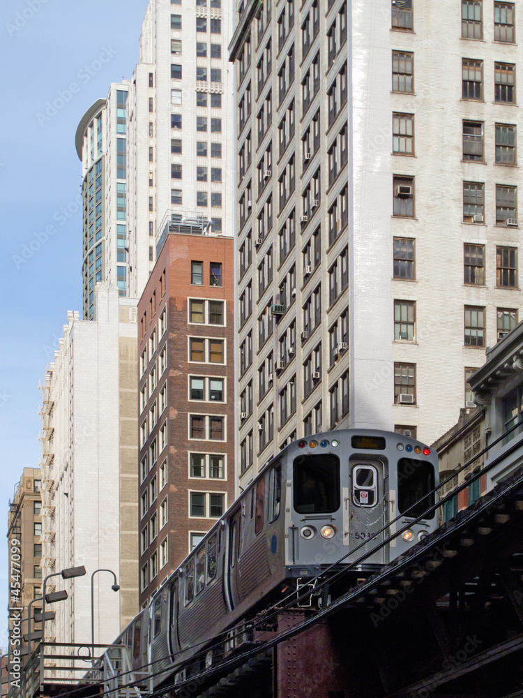 Train on the Chicago Loop