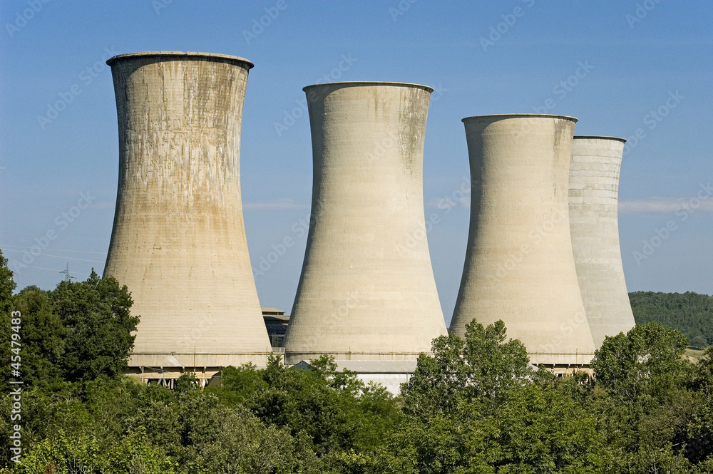 Geothermal power plant cooling towers (TuscanY, Italy) Geothermal power plant cooling towers (TuscanY, Italy)