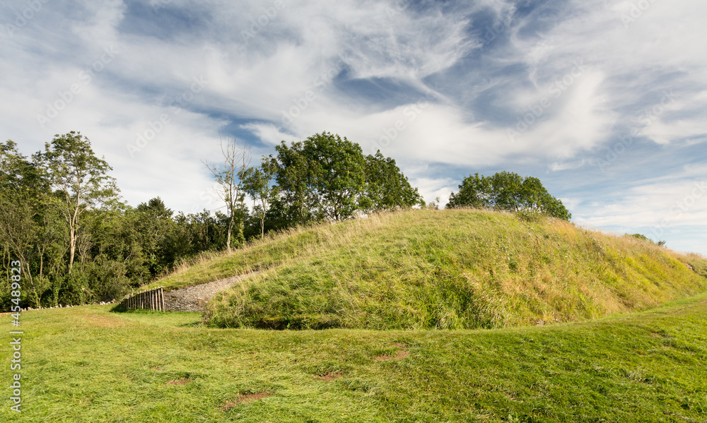 Belas Nap barrow on Cleeve Hill Cotswolds Belas Nap barrow on Cleeve Hill Cotswolds