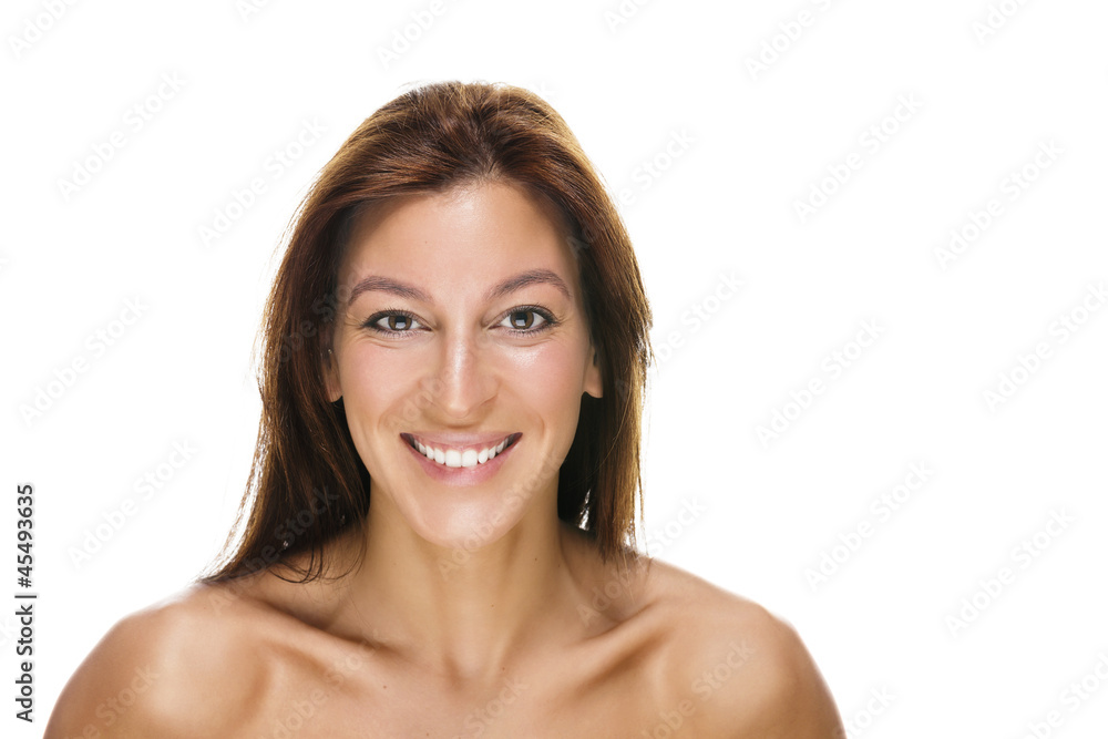 portrait einer glücklichen jungen frau vor weissem hintergrund portrait einer glücklichen jungen frau vor weissem hintergrund
