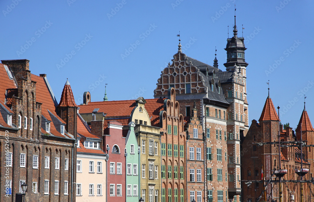 Fototapeta premium Colourful old buildings with blue sky in City of Gdansk