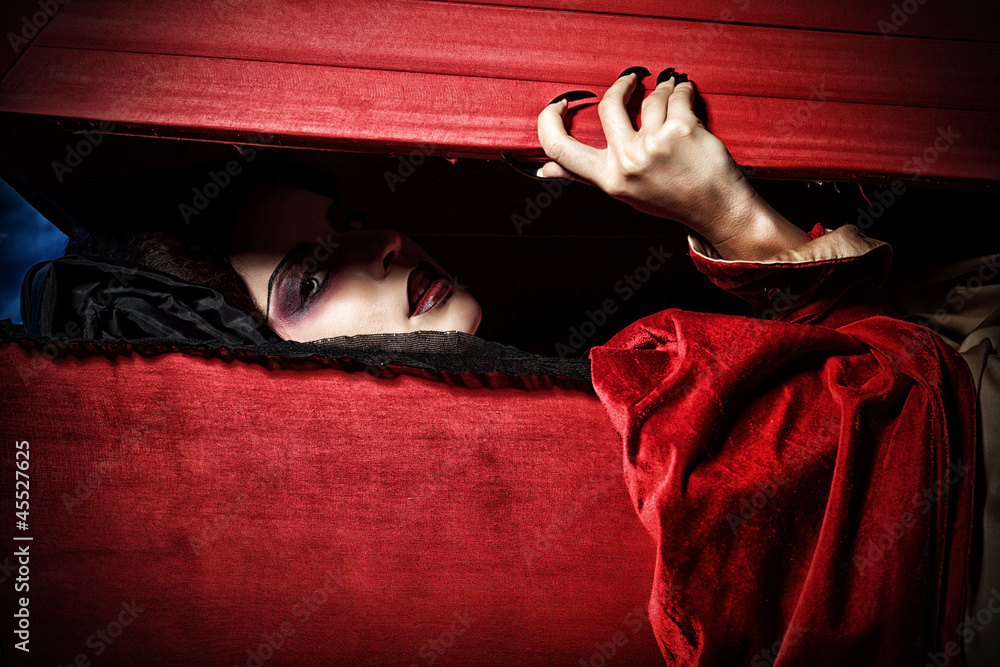 Naklejka premium grave vampire