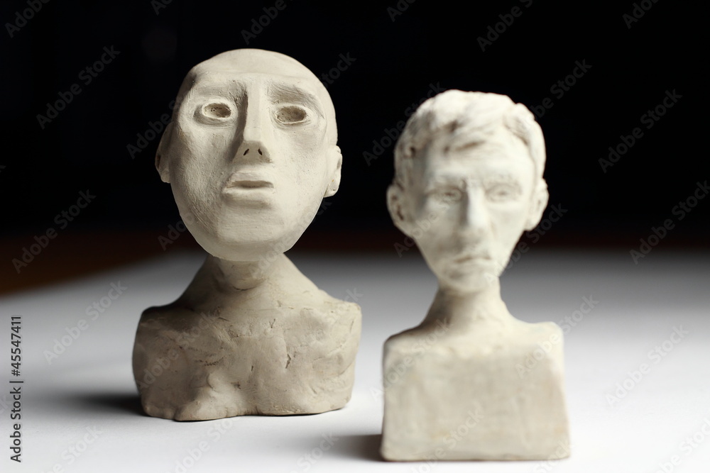Obraz premium Statuettes - bustes en argile
