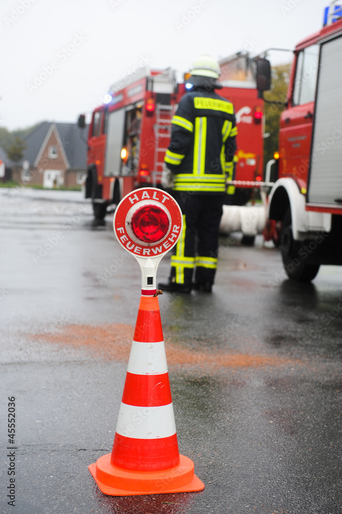 Fototapeta premium Halt Feuerwehr