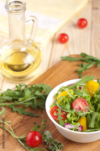 Fresh salad with tomatoes pepper and onions