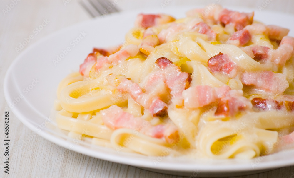 Pasta with bacon and cream sauce Pasta with bacon and cream sauce