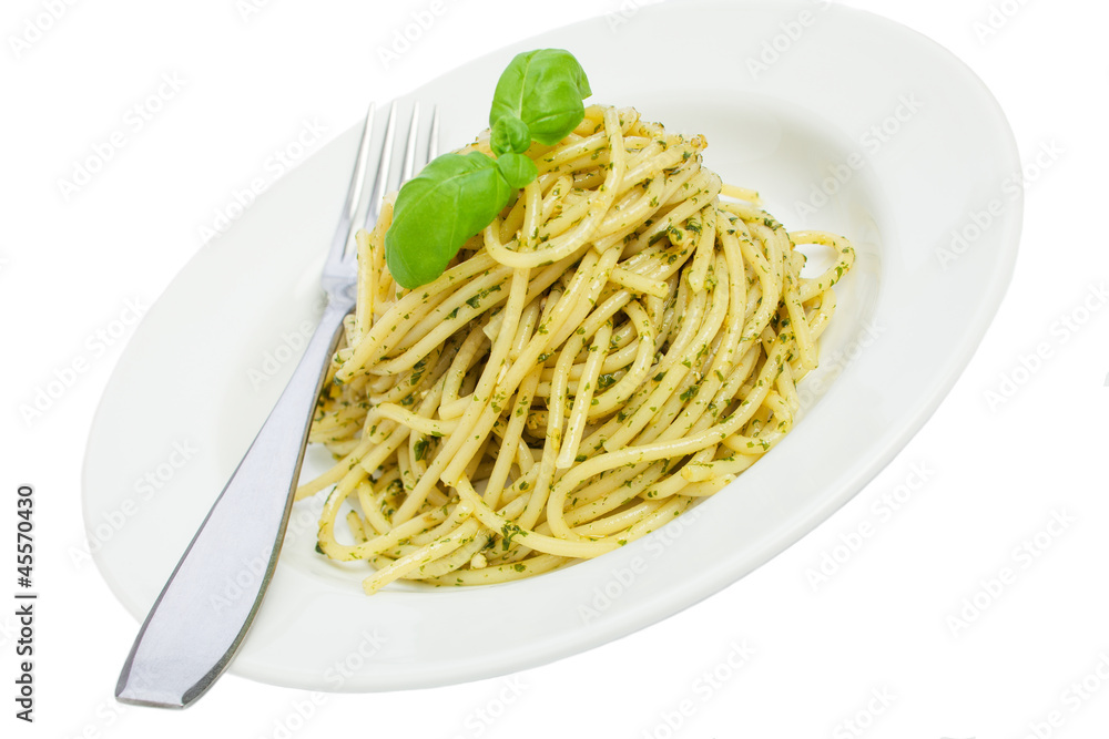 Spaghetti mit Basilikumpesto Spaghetti mit Basilikumpesto