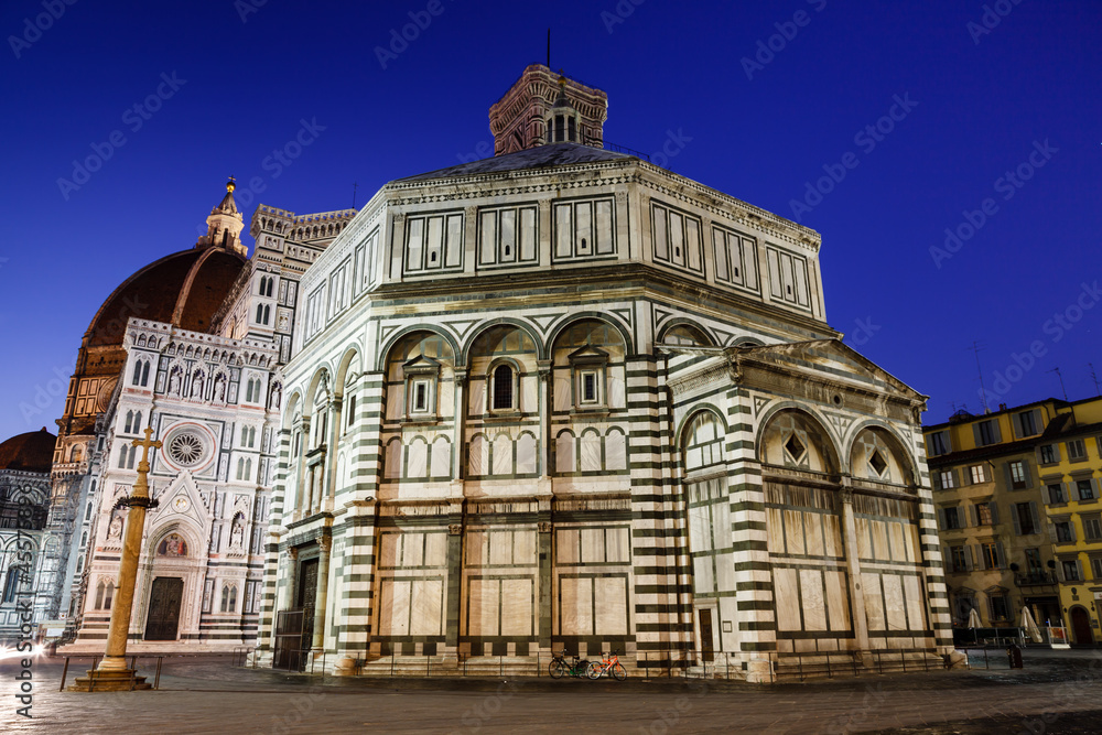 Florence Cathedral (Duomo - Basilica di Santa Maria del Fiore) i Florence Cathedral (Duomo - Basilica di Santa Maria del Fiore) i