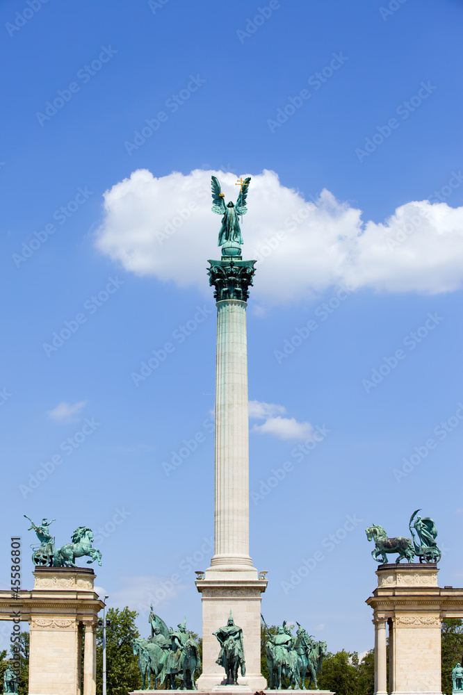 Fototapeta premium Millennium Monument in Budapest