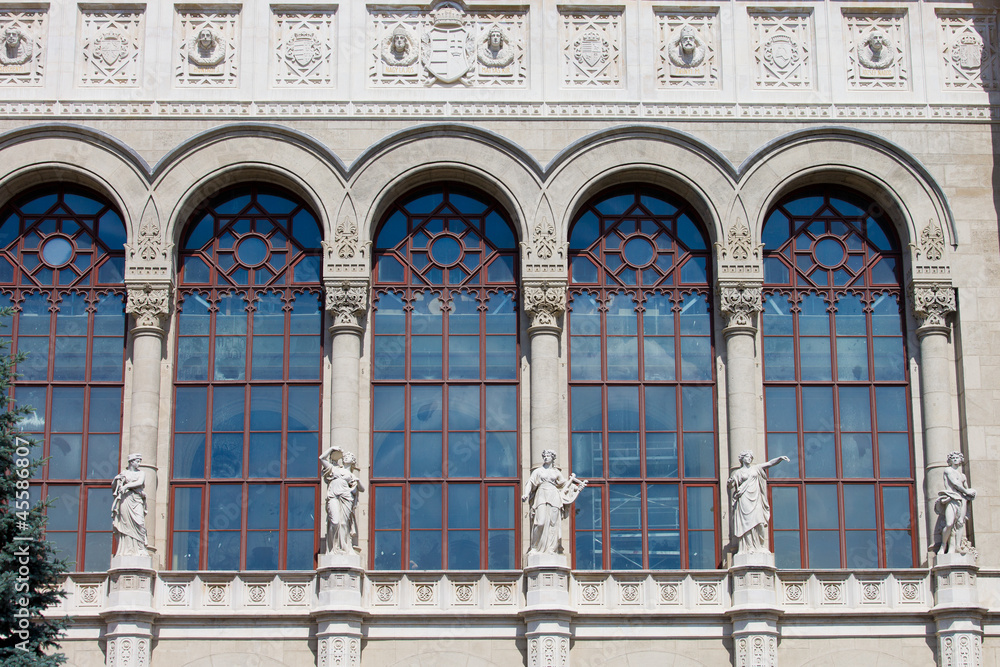 Obraz premium Vigado Concert Hall Facade in Budapest
