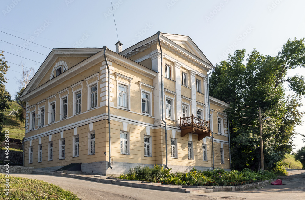 Fototapeta premium Красивый старинный особняк