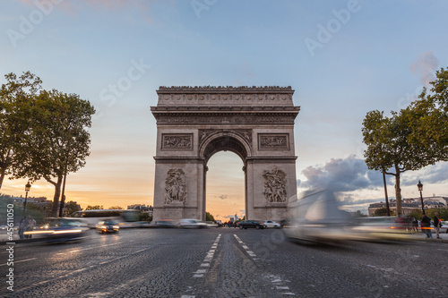 Arch de Triomphe in Paris © william87
