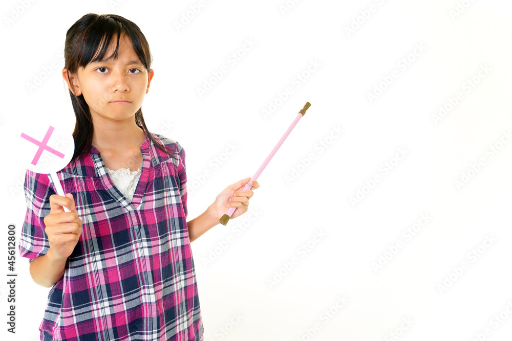 禁止の意思表示をする女の子 禁止の意思表示をする女の子