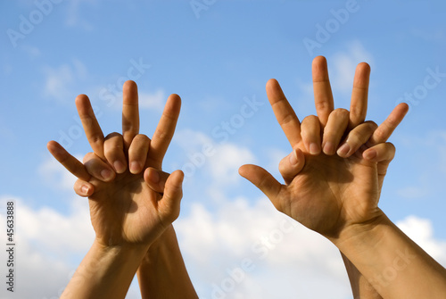 Hände symbolisieren Zusammenhalt