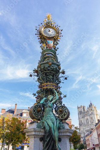 Horloge "Marie sans chemise" et cathédrale, Amiens