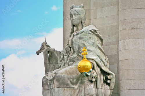 Obraz na plátně Paris: Detail mit eine Steinstatue vom Pont Alexandre III